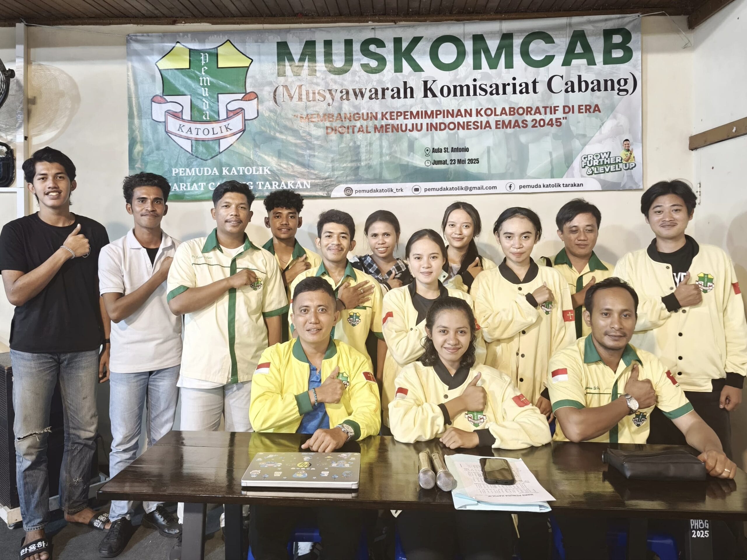 Foto Ketua Pemuda Katolik Komda Kalimantan Utara bersama pengurus Pemuda Katolik Komcab Kota Tarakan. (23/5/2025)